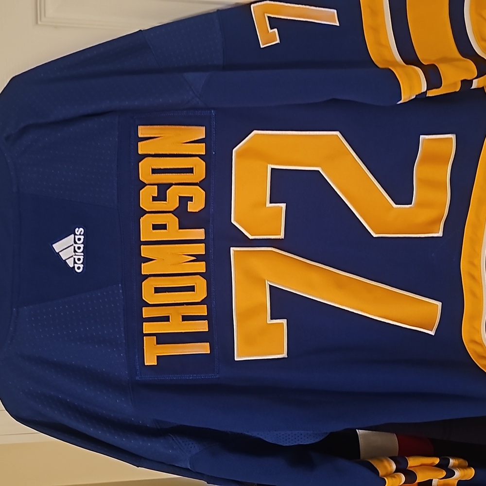 Tage Thompson jersey
